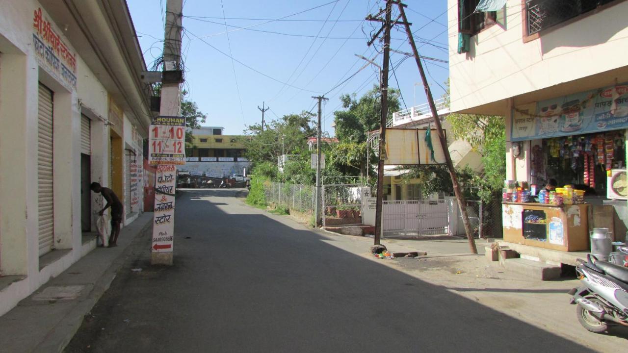 White Corner House, 2/14, Goverdhan Vilas, Housing Board Colony, 313002 Udaipur